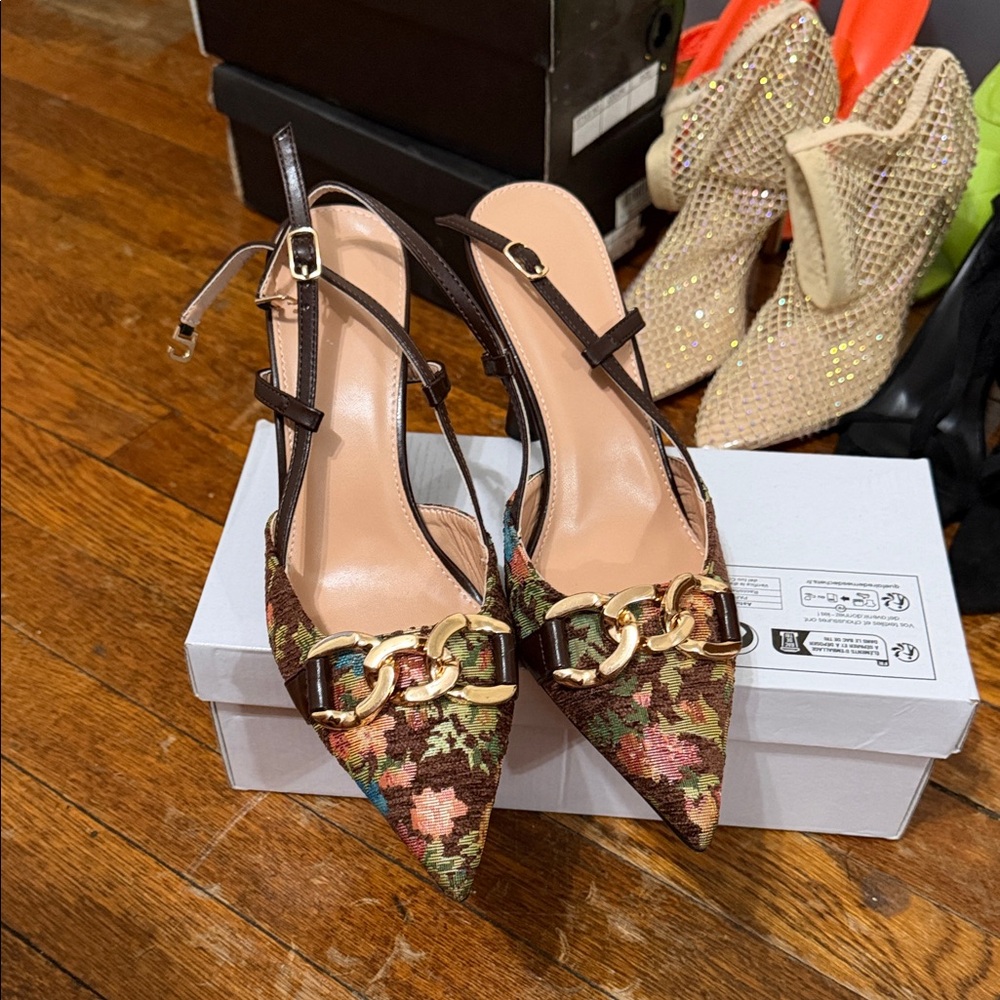 SHEIN Floral Slingback Heels with Gold Chain